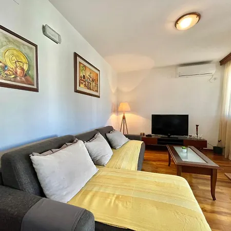 Family Three Bedroom Mimoza 2 Apartament